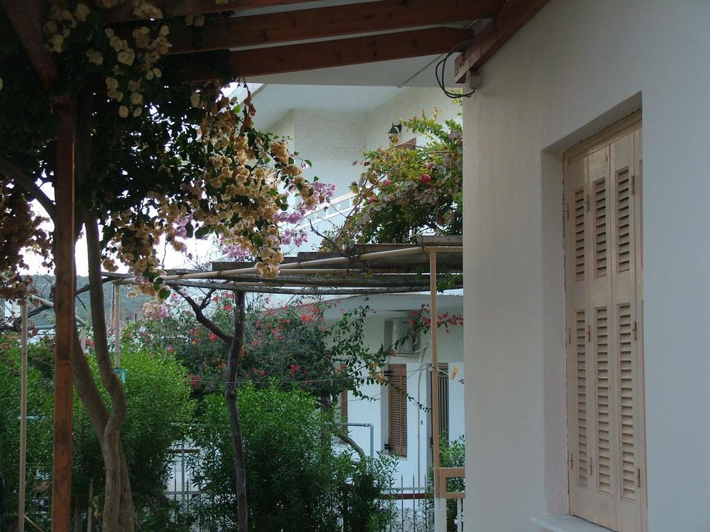 George'S Apartment Agia Marina  Room photo