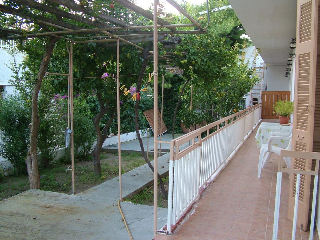 George'S Apartment Agia Marina  Room photo