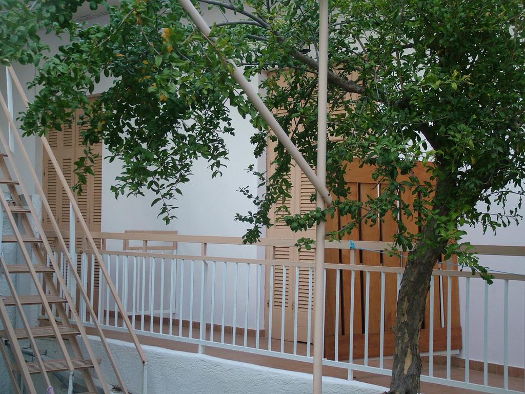 George'S Apartment Agia Marina  Room photo