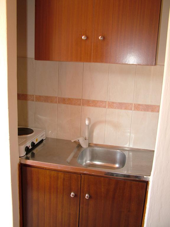 George'S Apartment Agia Marina  Room photo